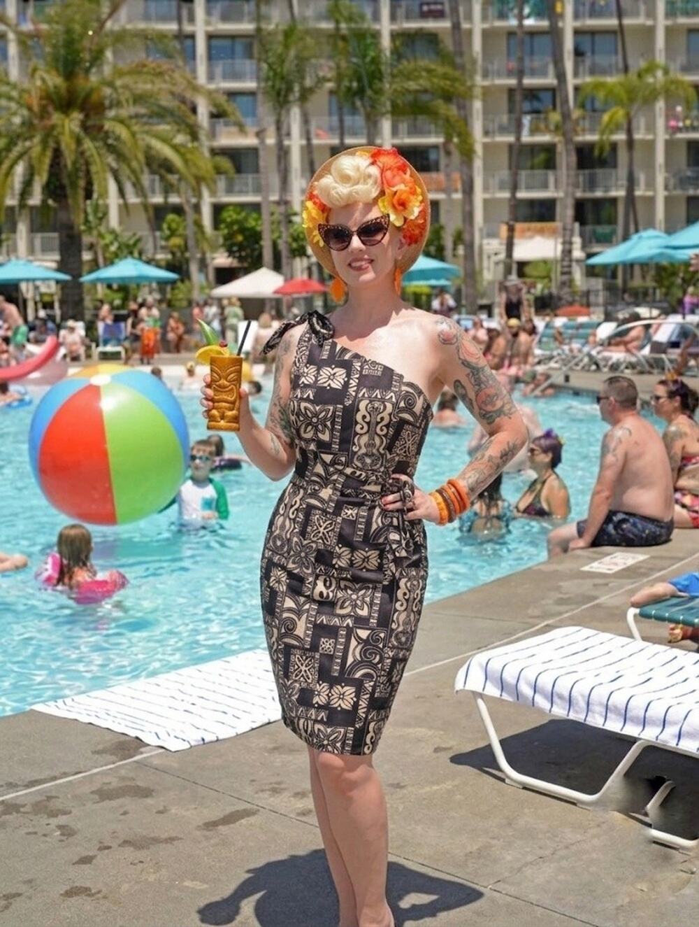 NWT Paradise Viva LAS Vegas Tiki Oasis Tapa Polynesian Dress HEART OF Haute XL